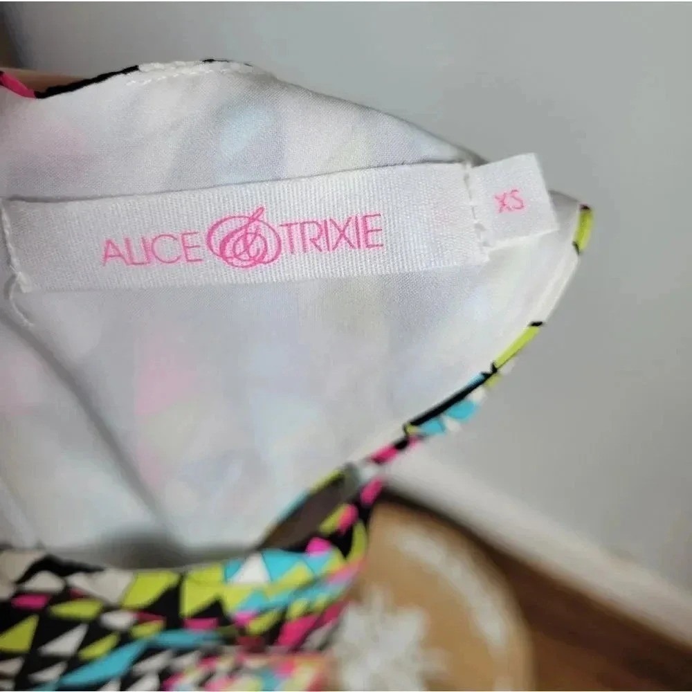 Alice & Trixie Jodi Silk Colorful Halter Neck Shift Sun Dress Size XS 2 Mod - Picture 7 of 9